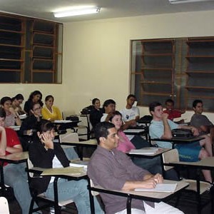 Planejamento Financeiro – Consultor Financeiro Rogério Nakata em Palestra sobre Educação Financeira na Faculdade Maria Augusta